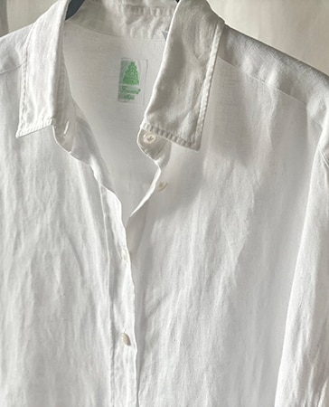 20代から憧れていた、知的な佇まいがあるフィナモレのシャツ【スタイリスト室井由美子】