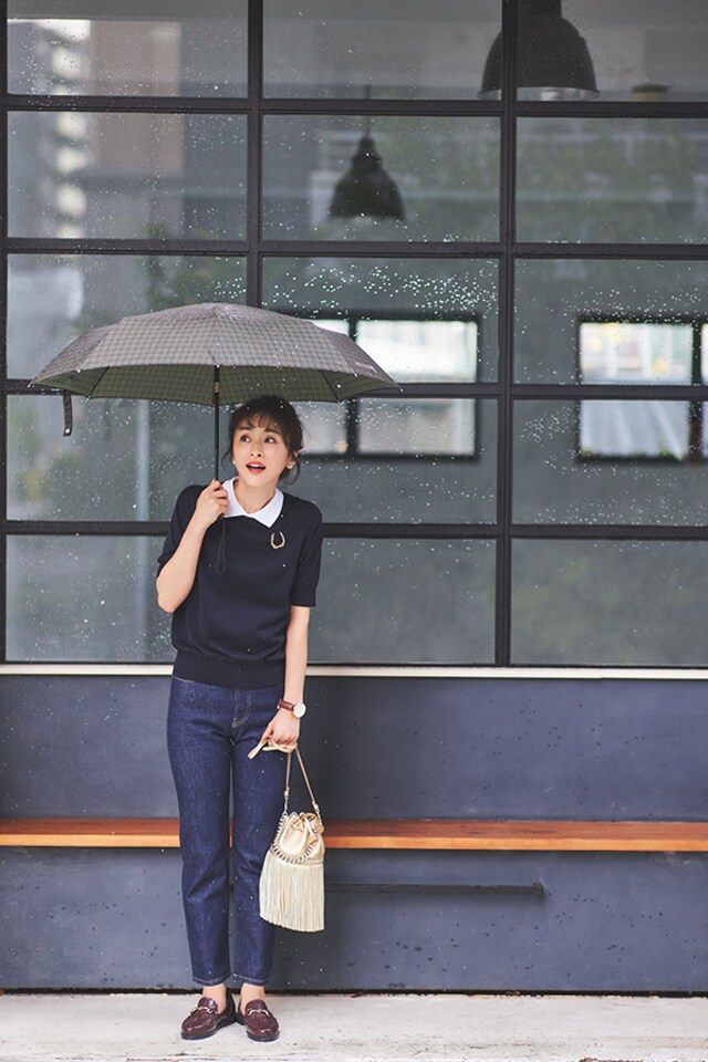 雨の日コーデ】にわか雨が多い今年の梅雨は「軽量折りたたみ傘」と「撥