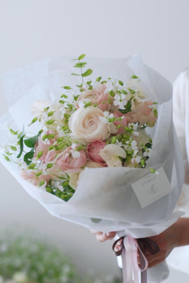 花束を買うときに失敗しない3つのオーダー方法 石田桂の うぬぼれbouquet Mi Mollet ミモレ 明日の私へ 小さな一歩