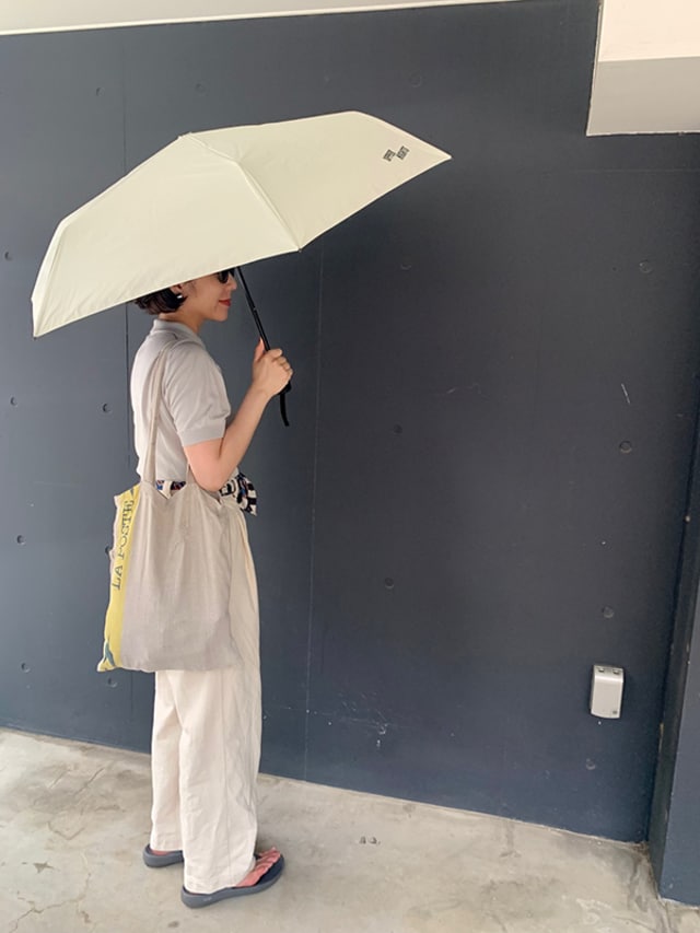 日傘の“貴婦人感”がしっくり来ない問題を解決する「スポーティな日傘 