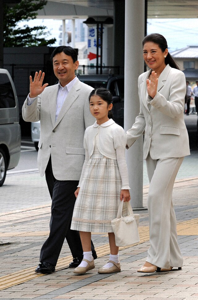 愛子さま21歳に】ご幼少の頃から現在まで、清廉な美しさ際立つ