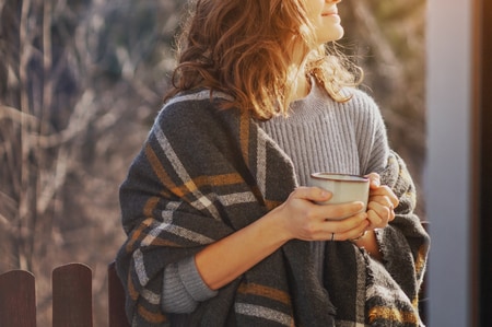 都会で飲む１杯1000円のコーヒー。60代女性にとって、その価値は？【人生の午後に詠む短歌 ＃ごごたん】_img0