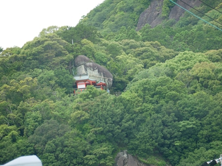 【2泊3日で熊野へ】霊場「那智山」から、「こんな温泉があるなんて！」波音が響き渡る洞窟温泉へ！【人生が変わる熊野の旅③】_img0