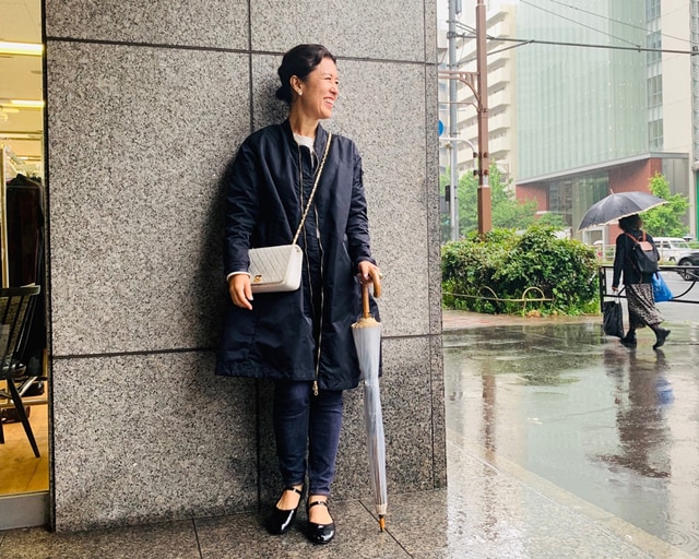 大草直子 激しい雨の日は何を着る コーディネート公開 大草直子の Styling Idea Mi Mollet ミモレ 明日の私へ 小さな一歩