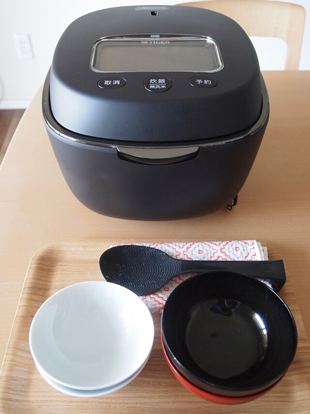 約10万円の高級炊飯器】土鍋炊き・お米の銘柄炊き分け・アプリ連携 
