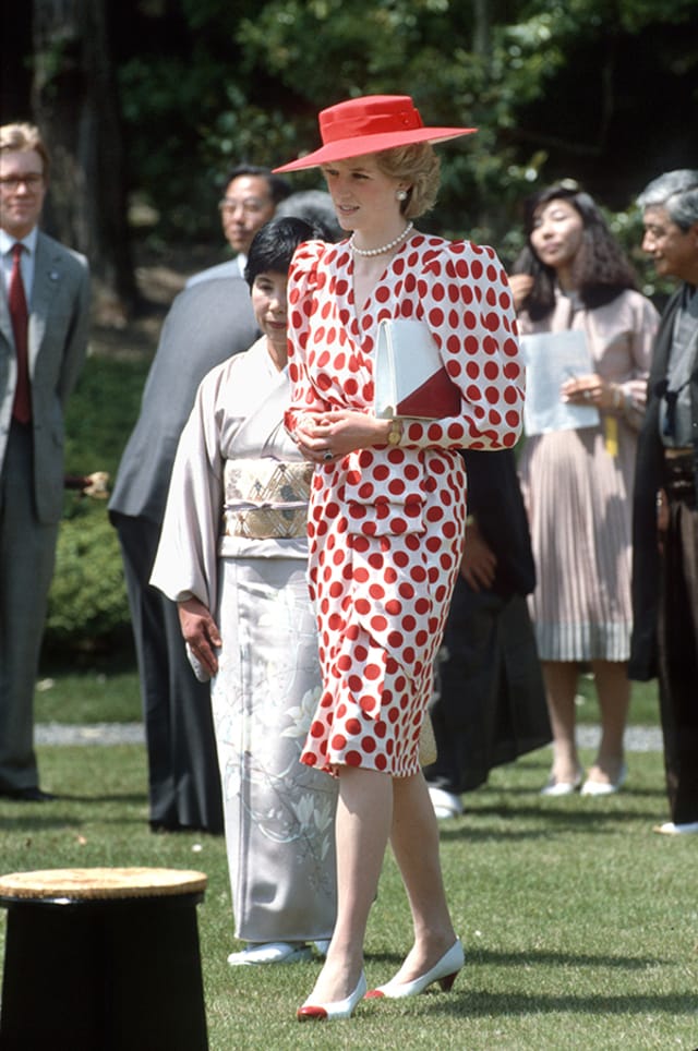 ダイアナ元妃の日の丸ドレス「英国王室の外交はファッションから