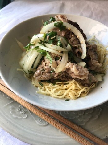 おから生まれの糖質０麺で、牛肉と新玉ねぎの満たされ和え麺【ダイエットレシピ】_img0