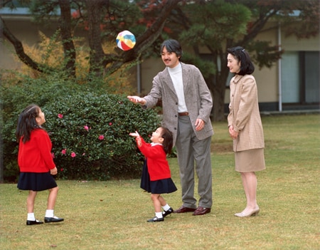 紀子さまが伝えてきた「人として大切なしつけ」【秋篠宮家の教育】_img0