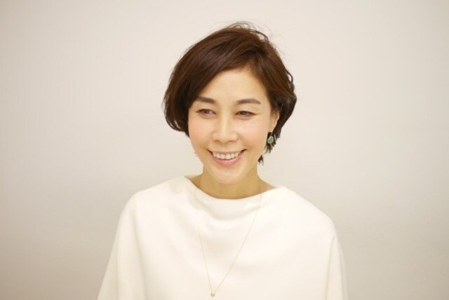 短めの髪でもできるヘアアレンジ実例選 40代の髪型 ヘアカタログ Br 大人のおしゃれはヘアスタイルから Mi Mollet ミモレ 明日の私へ 小さな一歩