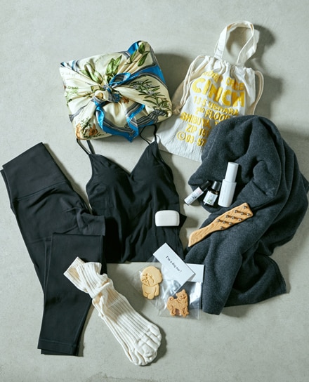 旅の服選びは「アウターから決める」40代スタイリストが非日常感を楽しむための温泉旅コーデと【旅バッグの中身】とは？