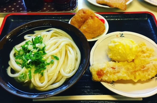 本場のさぬきうどん店に学ぶ。ariko流自宅アレンジレシピ【人気料理家arikoさんのおいしい大人旅③】