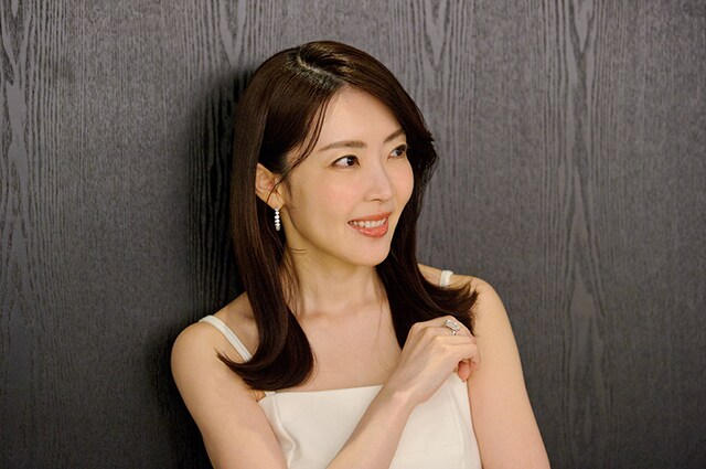 驚異の美肌】ファッション業界で働く彼女が39歳で「皮膚の変態」という