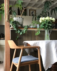 【庭小物の選び方2】<br />フレンチシックなガーデン家具でお家カフェ
