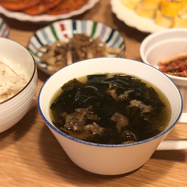 「Mine」の世界にどっぷり！韓国わかめスープ“ミヨックク”のレシピ【おうちで韓国ドラマごはん】