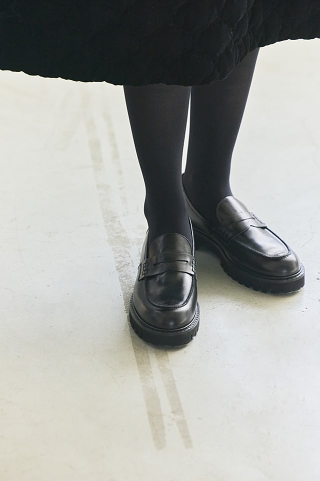 冬の足元を新鮮に見せる「ローファー」今年らしくて履きやすいデザイン