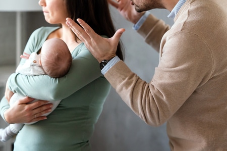 産後に暴走する夫のマザコン...「俺は実家に泊まってあげる」と、妻と新生児を見放した夫の闇_img0